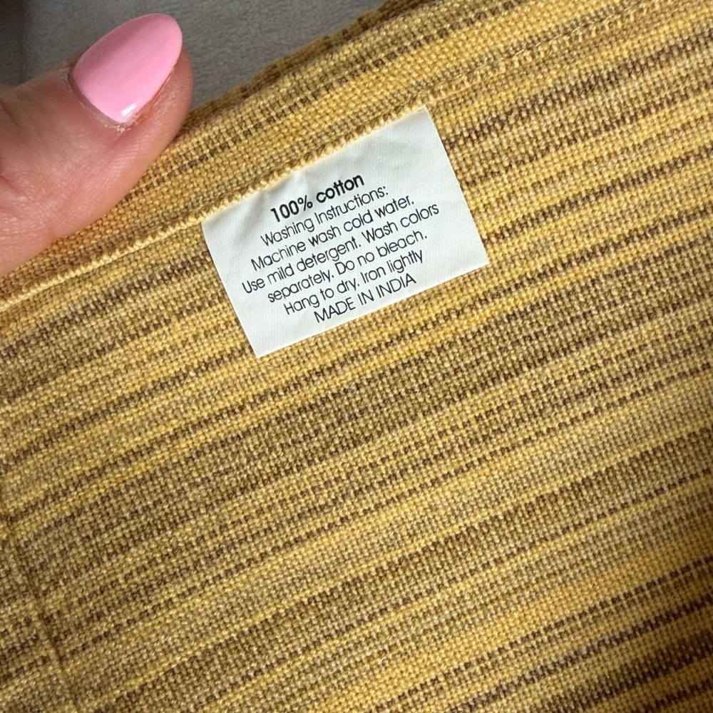 🔥4/$20 Striped Yellow Napkins - Picture 4 of 4